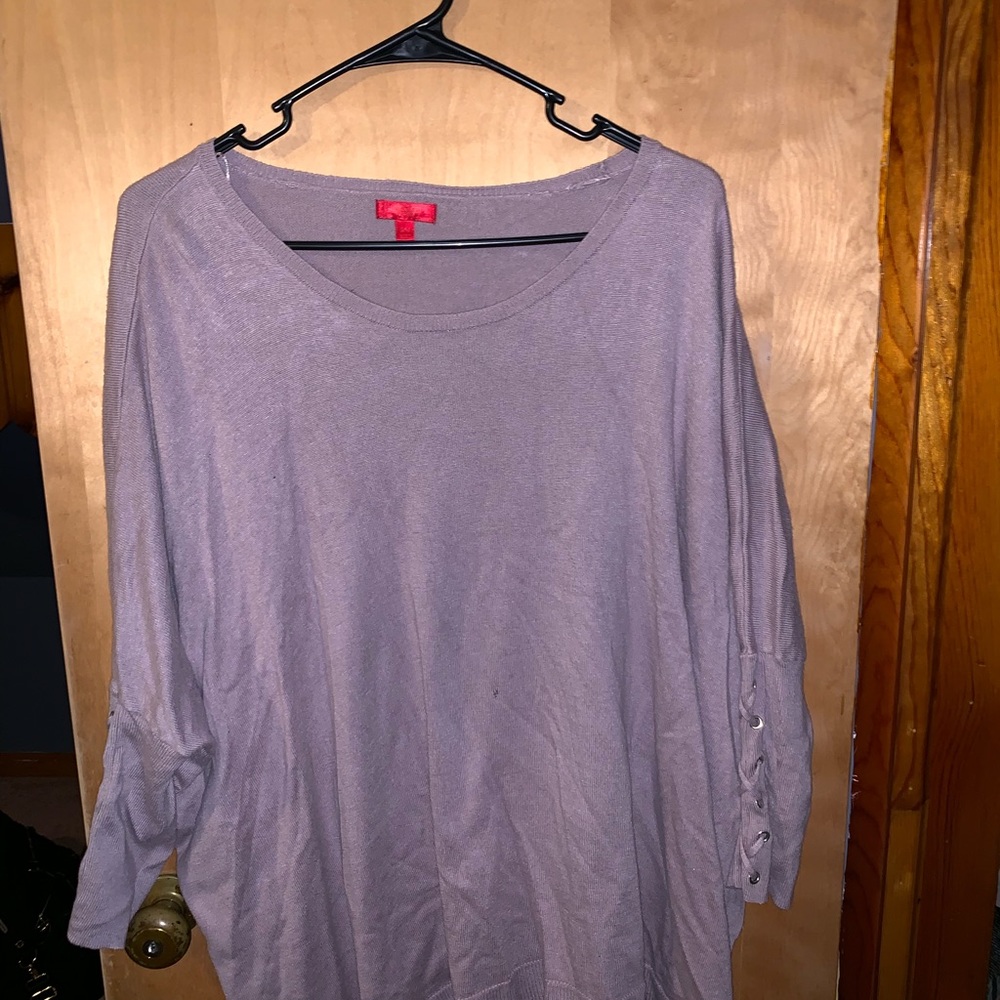 Jennifer Lopez sweater material shirt!